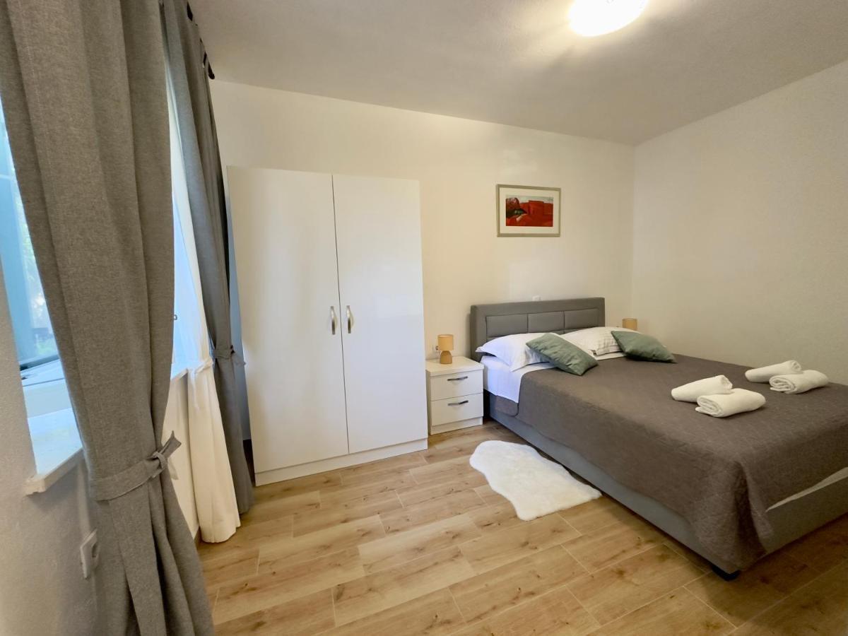 Matek Family & Studio Apartment Rovanjska Extérieur photo