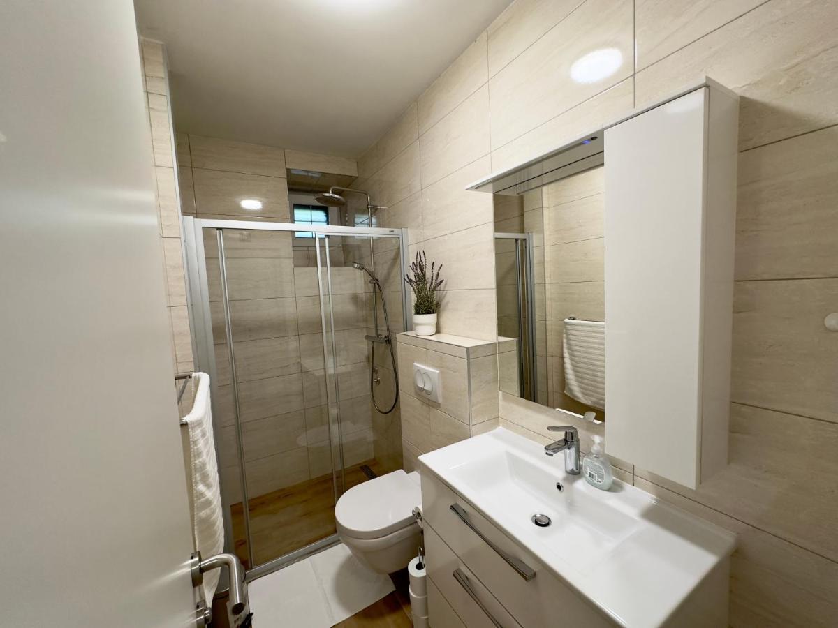Matek Family & Studio Apartment Rovanjska Extérieur photo