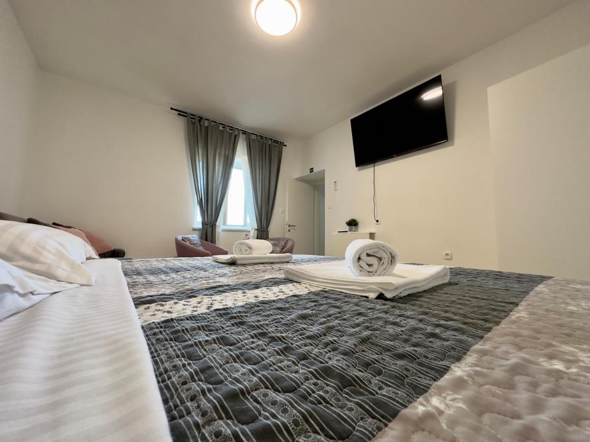 Matek Family & Studio Apartment Rovanjska Extérieur photo