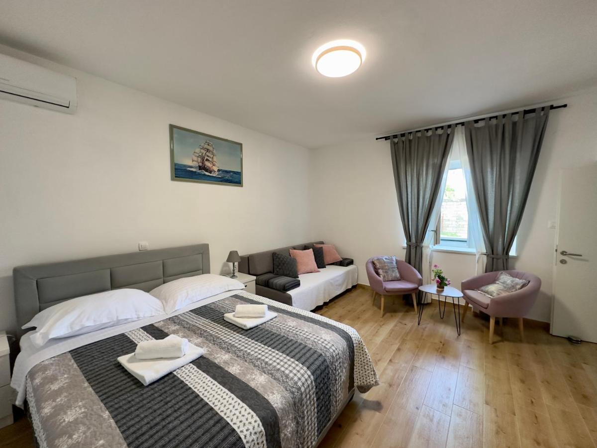 Matek Family & Studio Apartment Rovanjska Extérieur photo