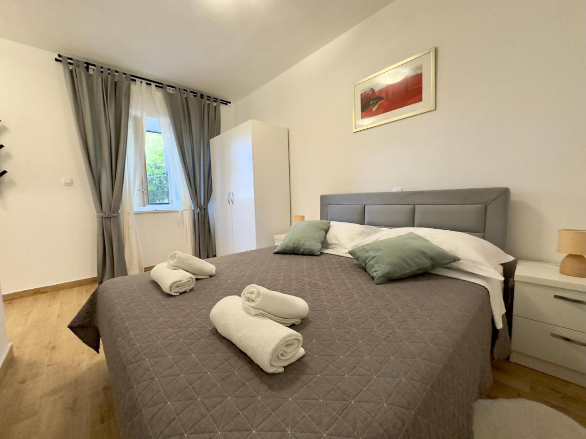 Matek Family & Studio Apartment Rovanjska Extérieur photo